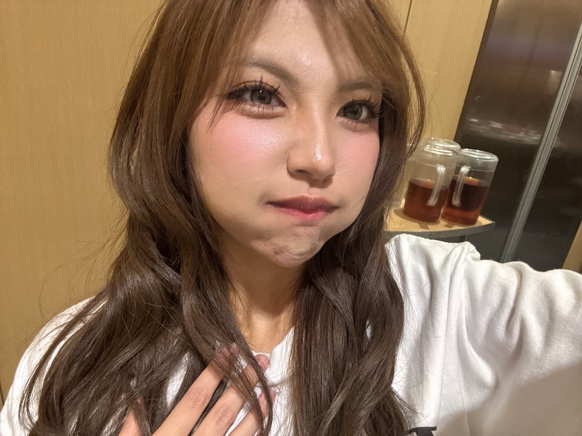 エリ Helisma Putri tweet media