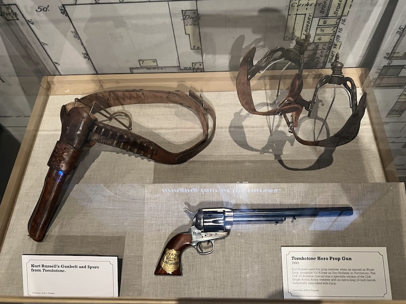 ClassicMovieHub's tweet image. Western RoundUp's @LaurasMiscMovie shares photos from the Cowboy Exhibits at the Autry Museum of the American West and The Ronald Reagan Presidential Library &amp;amp; Museum. #MovieCowboys #TCMParty
classicmoviehub.com/blog/western-r…
