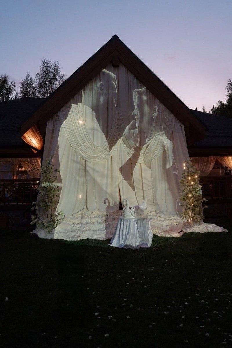 taperwhere tweet media