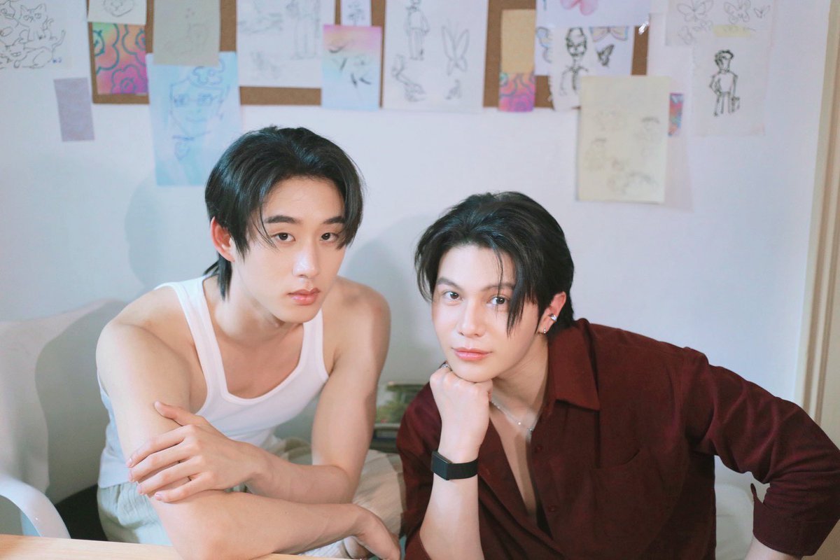 boyslovehub's tweet photo. #WilliamEst in new behind-the-scenes photos from the filming of #YouManiacSeries.

Two “red flag” young men, each in their own way, are complete opposites. When they’re forced to fake a relationship, real feelings start to grow between them. https://t.co/FD6AnplRWb
