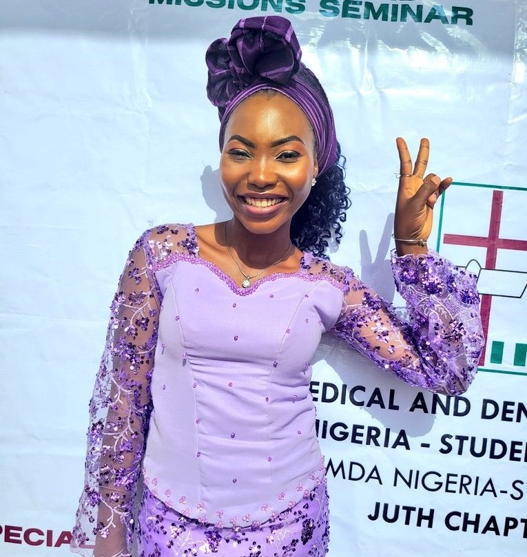 Flora the Publisher! tweet media