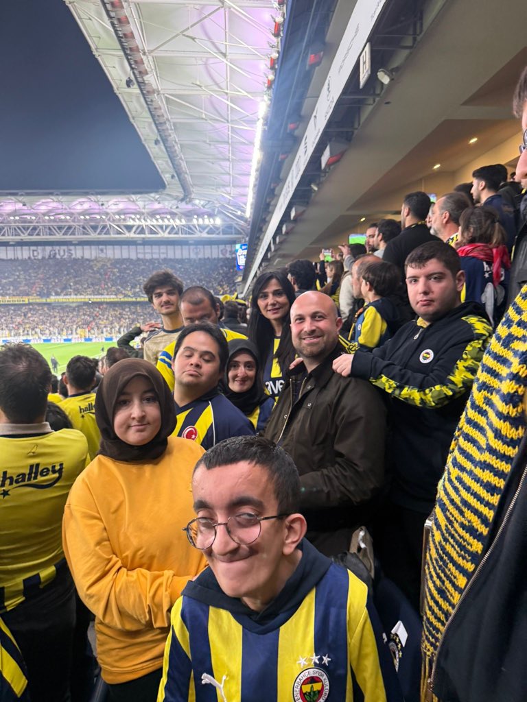 maltepeakparti's tweet photo. AK Parti Maltepe İlçe Teşkilatı olarak, çocuklarımızı futbol maçına götürerek heyecanlarına ortak olduk. Onların yüzündeki bir tebessüm, bizim için her şeye bedel. Sporla büyüyen, eğlenen ve öğrenen bir nesil için çalışmaya devam ediyoruz. 🇹🇷
#BirOlmakRuhumuzdaVar 
@Behadir https://t.co/kzTNcPlL6e