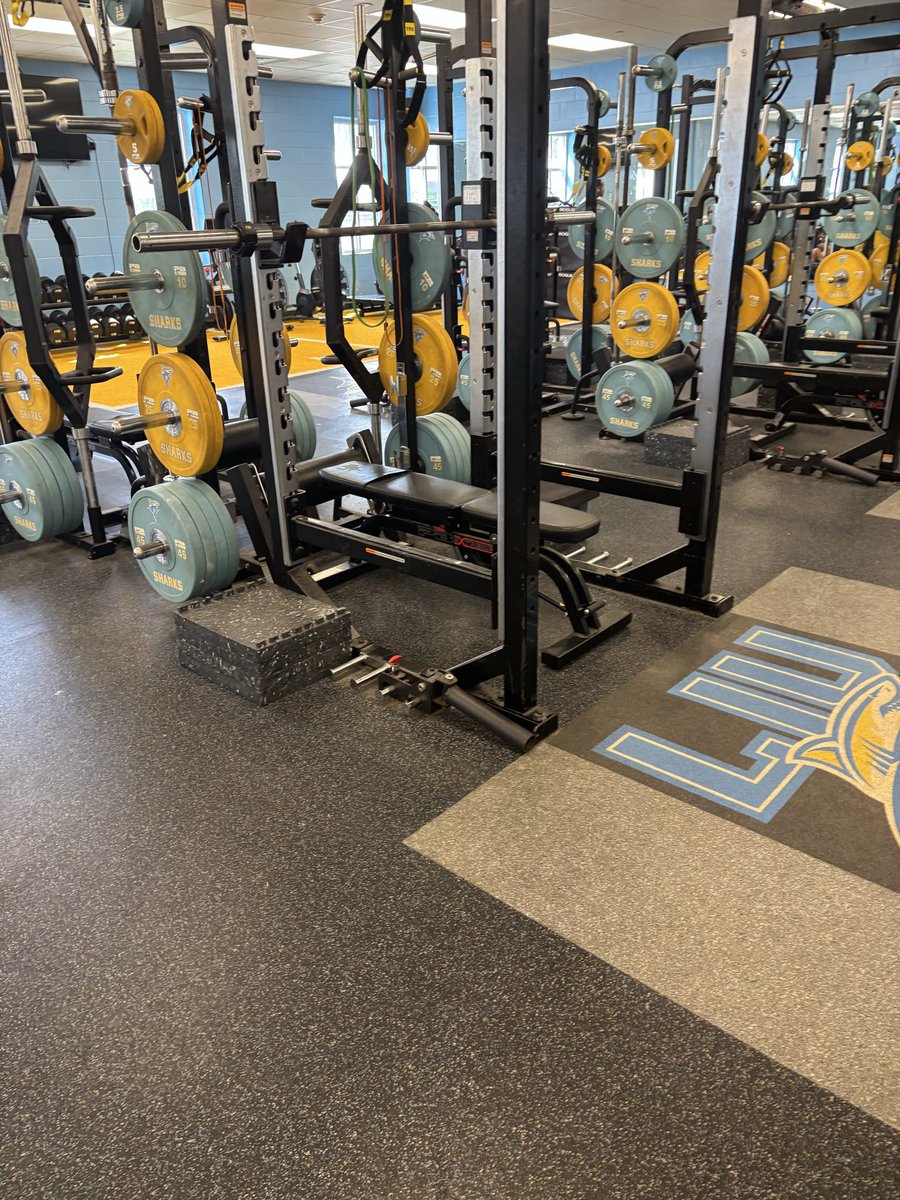 Blendi_27's tweet photo. Had a great time visiting LIU fb today! Excited to be back soon for camp. @CoachRCooper @CoachRoyLIU @RylanStamn @LIUSharksFB @LIBLITZ @PRZcory @mfrole https://t.co/rjHSXcJXyO