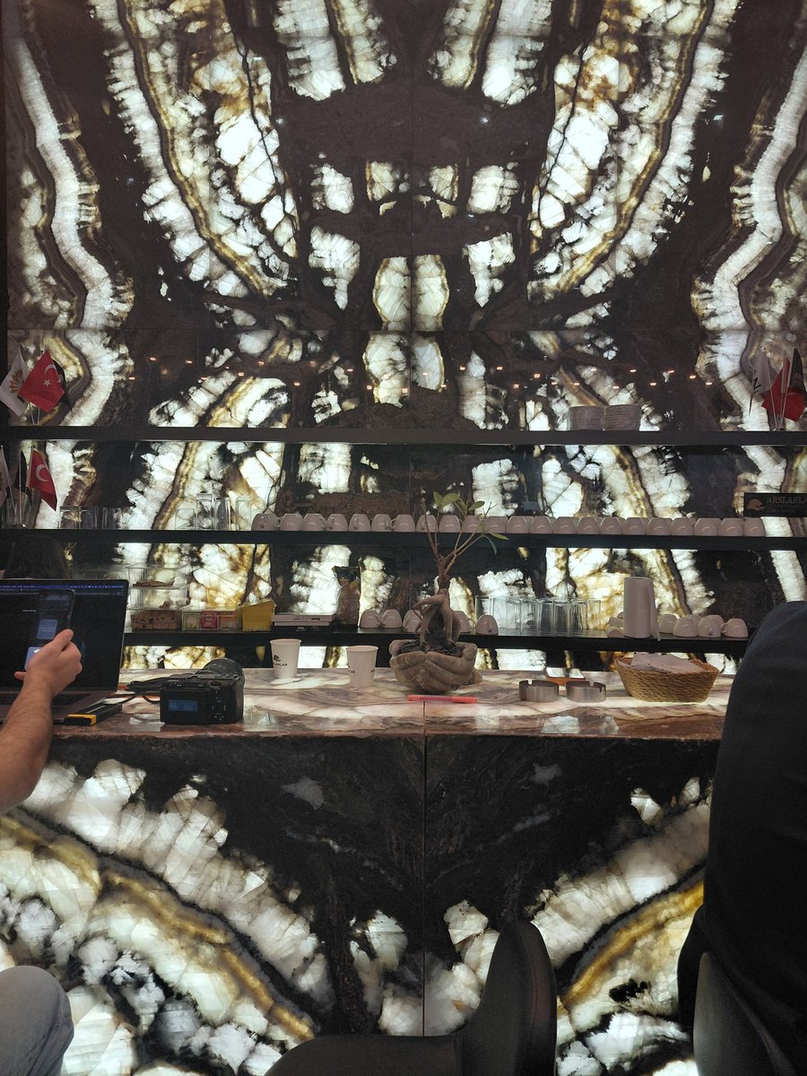 iisaseker's tweet image. Ranging from semi-transparent onyx to various precious marble and travertine types, İzmir Marble Fair presents over 3K+ natural stones to worldwide guests.
#marblefair2026 #naturalstone #marble #izmirfair #AmesiaStore