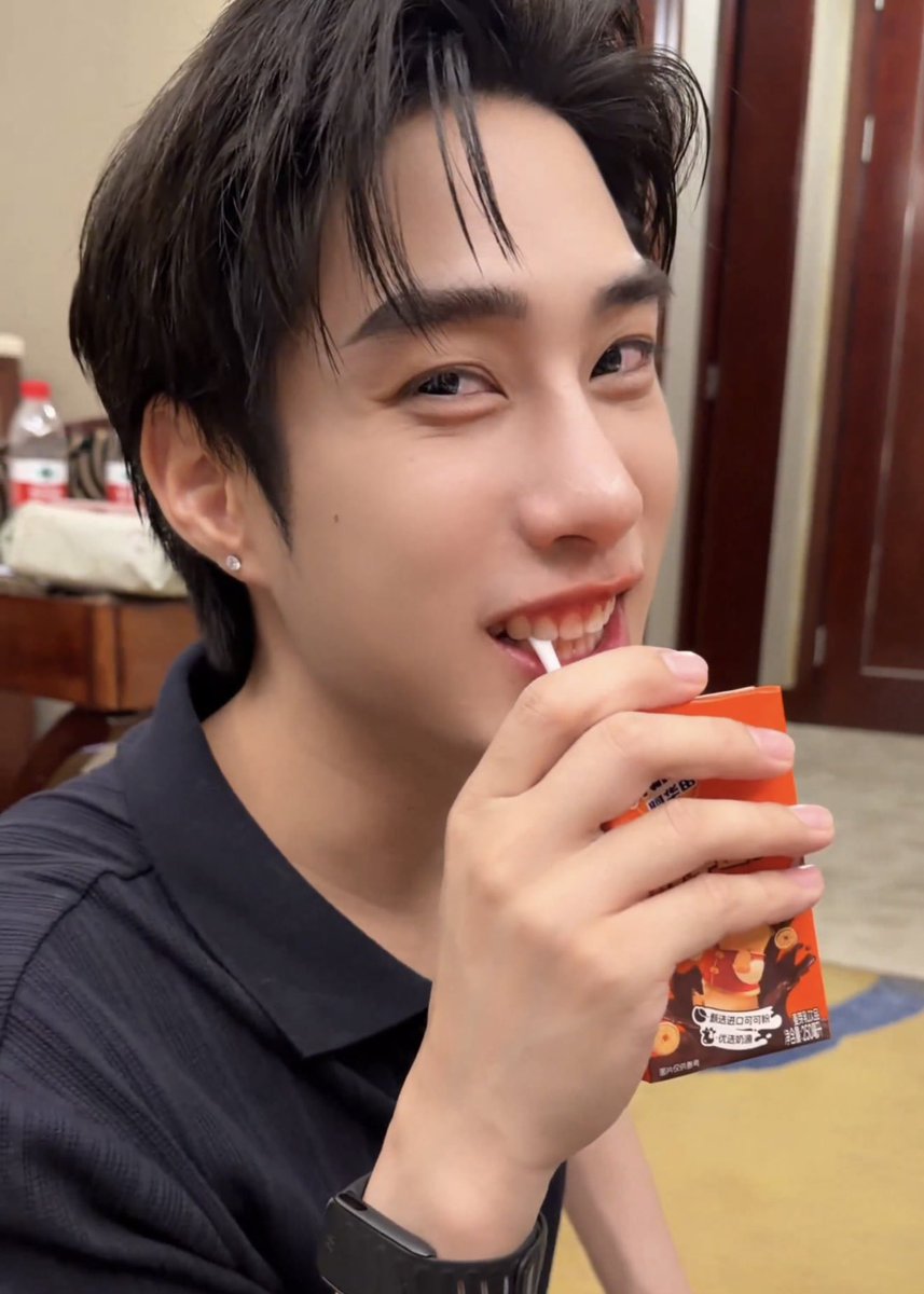 𝗖𝗿𝗶𝘀𝗽𝘆 🐰🍒 tweet media