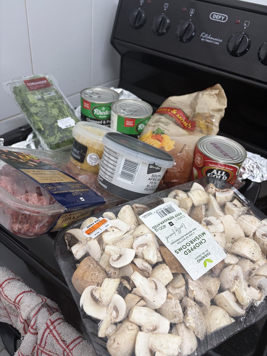 AnaBanana tweet media