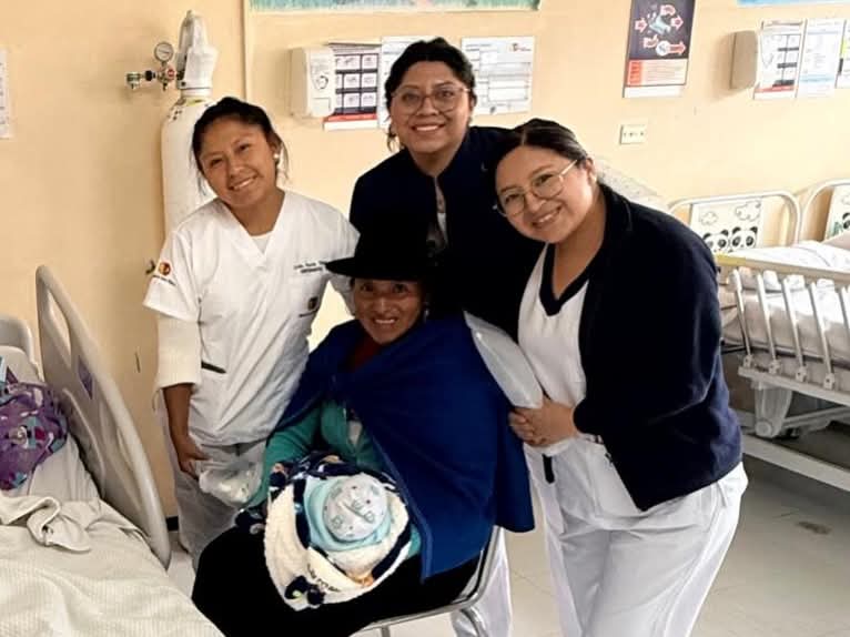 DPS_Chimborazo's tweet photo. #Guamote | En el Hospital 🏥 Básico de Guamote reafirmamos cada día nuestro compromiso de servir a la comunidad con calidad, calidez y responsabilidad, ofreciendo una atención digna, humana y oportuna para cada uno de nuestros pacientes y usuarios. https://t.co/DieaTxUZm3