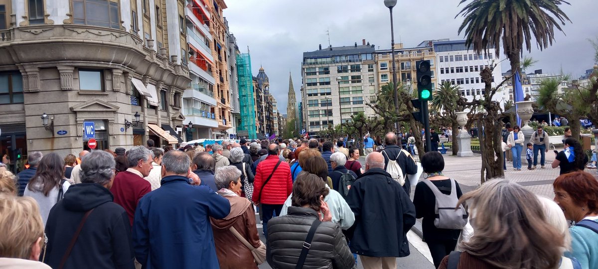 IUDonostia's tweet photo. Hoy en Donostia manifestación por una sanidad universal, pública, gratuita y de calidad que diga no al negocio de las clínicas privadas. https://t.co/oiFB8tcw4c