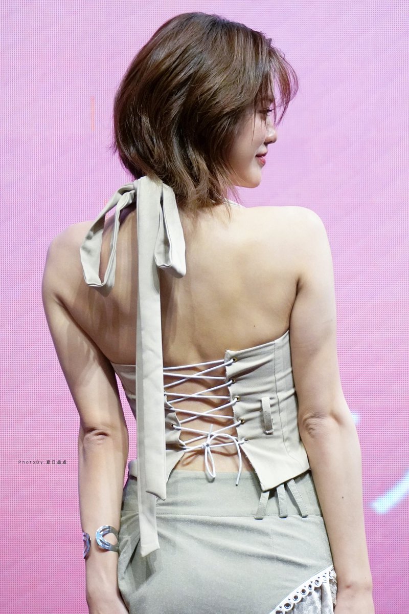 ebb¯﹃¯ tweet media