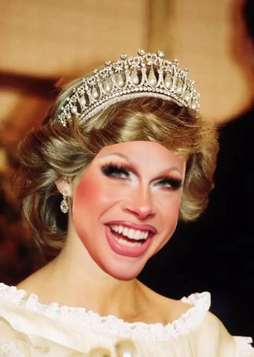sscarlettamelie's tweet photo. @itsdarlenebtw It’s ok, you’re The Peoples Princess 💋 https://t.co/dkNErMBLYy