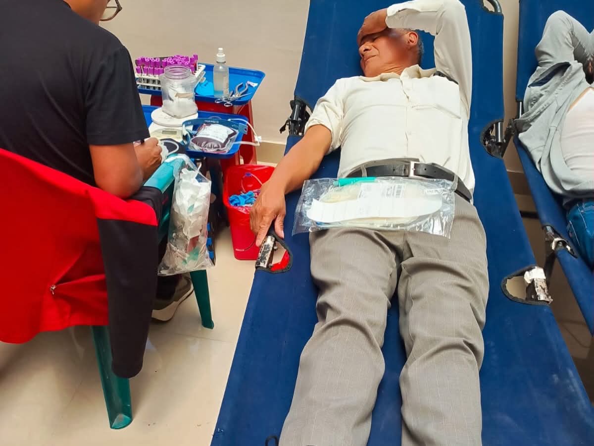 DPS_Chimborazo's tweet photo. #Penipe | Vivimos una jornada llena de solidaridad y esperanza, en el Puesto de Salud Bayushig, en un trabajo conjunto con el Puesto de Salud Matus y El Altar, llevó a cabo con éxito la campaña de Donación de Sangre 🩸 .

#ElNuevoEcuador https://t.co/kId6fGrjg7