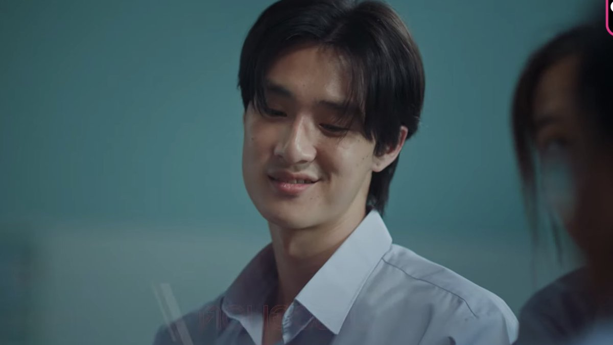 HOURLY TEE_VTP tweet media