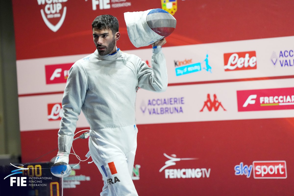 FIE_fencing's tweet image. Kamil Ibragimov (_AIN) WINS🥇at the Padua Men’s Sabre World Cup 🇮🇹 after defeating Pavel Graudyn (_AIN) 15-13 🥈

Congratulations to Maxime Pianfetti (FRA) and Gyeongdong Do (KOR) for the bronze 🥉

📸 Bizzi / Luca Pagliaricci

#esgrima #fencing #escrime #padua #italy