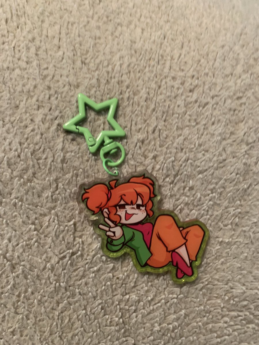 papertaco2's tweet image. My D-Sides GF charm came in that was created by @lavenderflamess and really looks amazing! Thinking of buying the Grace and Lullaby GF charms next.
#FNFDsides