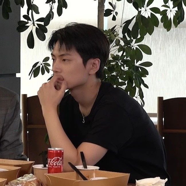 jjongnoxx's tweet photo. I don't understand one thing, which is why did hybe put down Jay's BD banner, no company did this in history, like can't we even celebrate artists BD now, this is really disrespectful https://t.co/J7eti77wBd