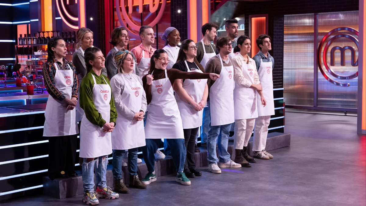 La1_tve's tweet image. Si hay algo que #MasterChef sabe hacer, además de cocinar, es regalar momentazos para la historia.

Del León come gamba a las bragas de mercadillo de Yolanda Ramos.

El lunes después de #LaRevuelta un nuevo programa 

rtve.es/n/17021110