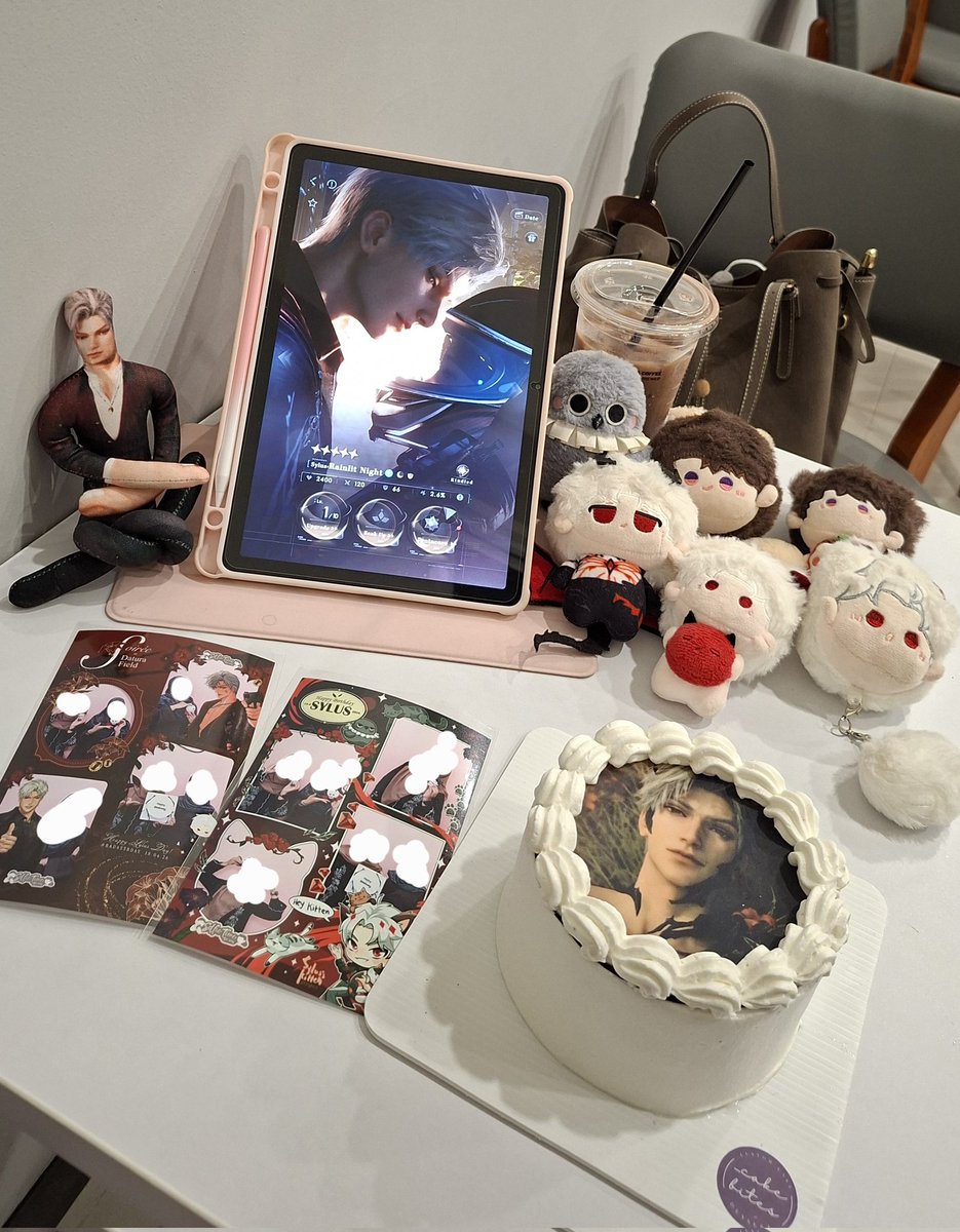 itsyourashbabe's tweet photo. Bapak spotted in 📍St. Cirebon
Happy Birthdayy My Sylus Qin 💖
 
Arigatouuu @SYLUSBDAY and team 

#SoiréeinDatura #BadassBday https://t.co/TcUNM1d8b0