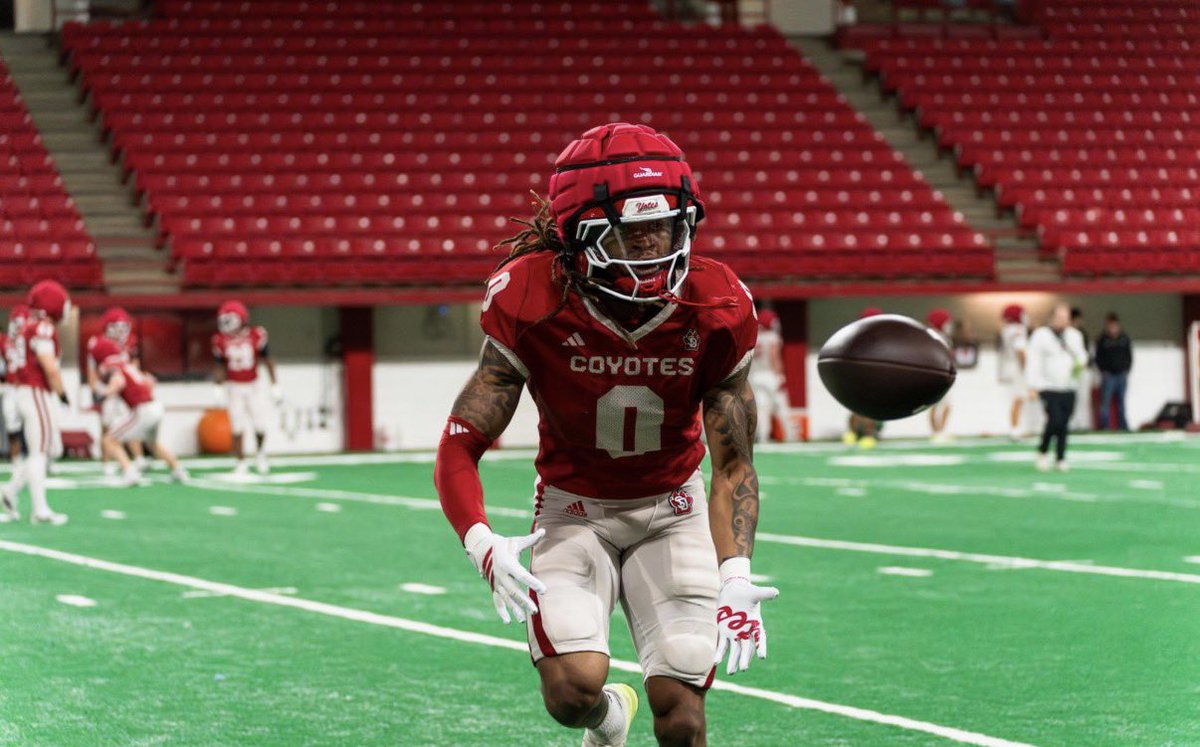 Josh1Dream's tweet photo. Keep stacking days. 1% better each day.
#Goyotes🩸 https://t.co/nrxpkeySMS