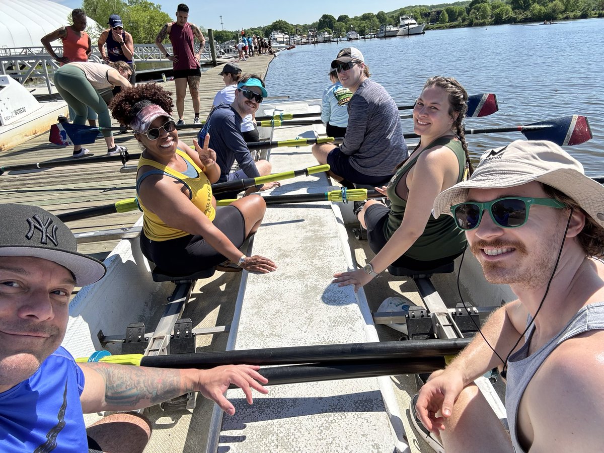 Nostalgik's tweet photo. Tried sweeping with Capital Hill Rowing Club today; turns out building rhythm on the water looks a lot like building community.

Grateful for the crew and the lesson.

#LearnToRow #Community #Teamwork #EinsteinFellows25 https://t.co/TOXHG1TV1U