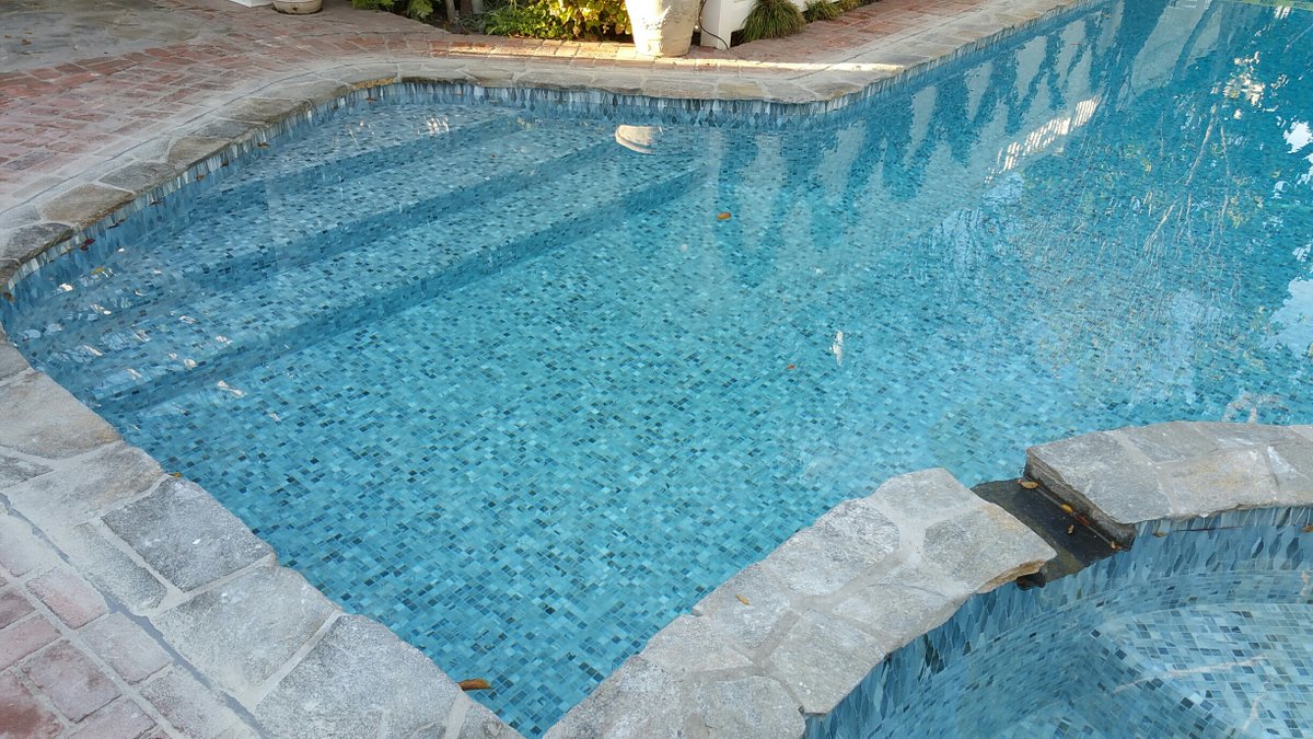 PepesPools's tweet photo. An all-tile pool delivers a sleek, high-end finish that stands out immediately. The texture, color depth, and light reflection create a luxurious look that feels custom and elevated from every angle. https://t.co/2X1TykHlX1