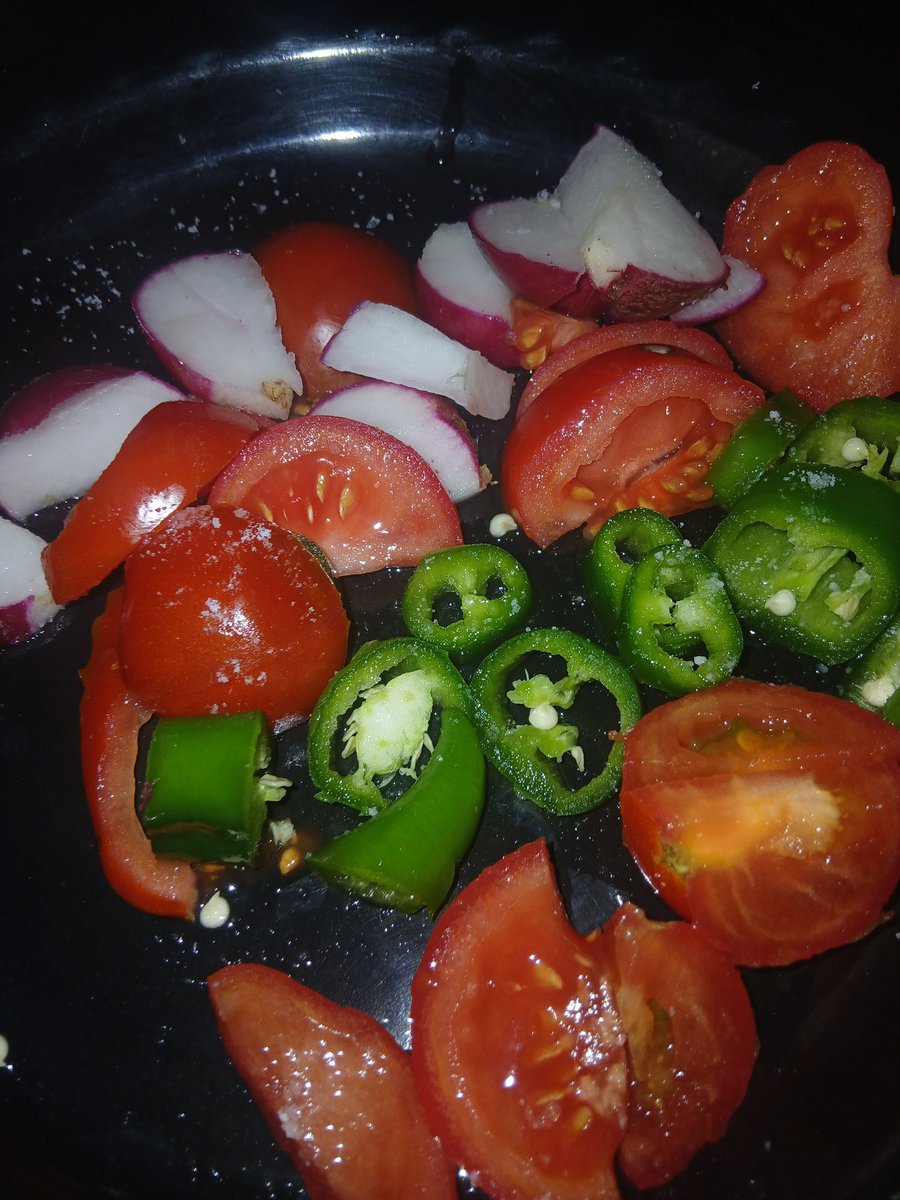 nesreen tweet media