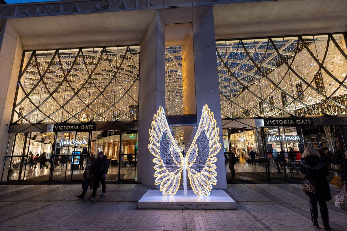 blachereuk's tweet photo. Combining 𝒍𝒊𝒈𝒉𝒕 &amp; 𝒍𝒖𝒙𝒖𝒓𝒚 at Victoria Leeds. ✨

Famous for its stunning architecture and situated in the heart of Leeds, we combined class, elegance, and uniqueness to create a scheme that complements its iconic surroundings. https://t.co/FBvSP1Vwcp
