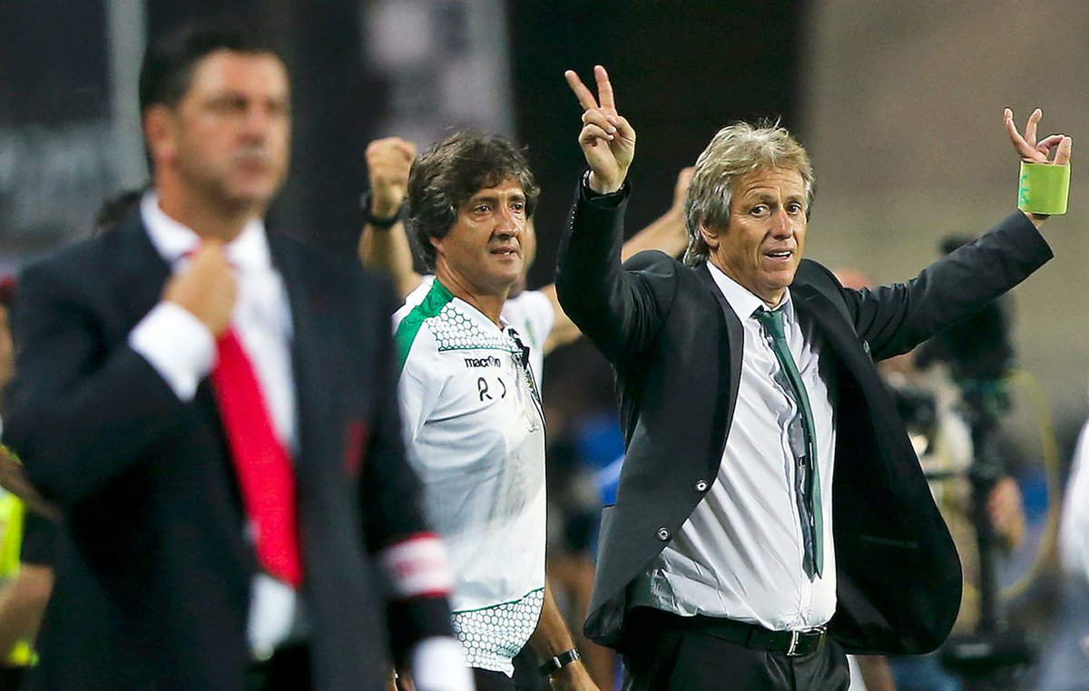 #خيسوس مدرب #النصر وسيد المدربين .. سيلاقي مواطنه روي فيتوريا خلال مباراة #النصر_الوصل للمرة الـ 24 في تاريخ المواجهات المباشرة.
فاز خيسوس 15 مره ..
فاز فيتوريا 4 مرات ..
حضر التعادل 4 مرات ..