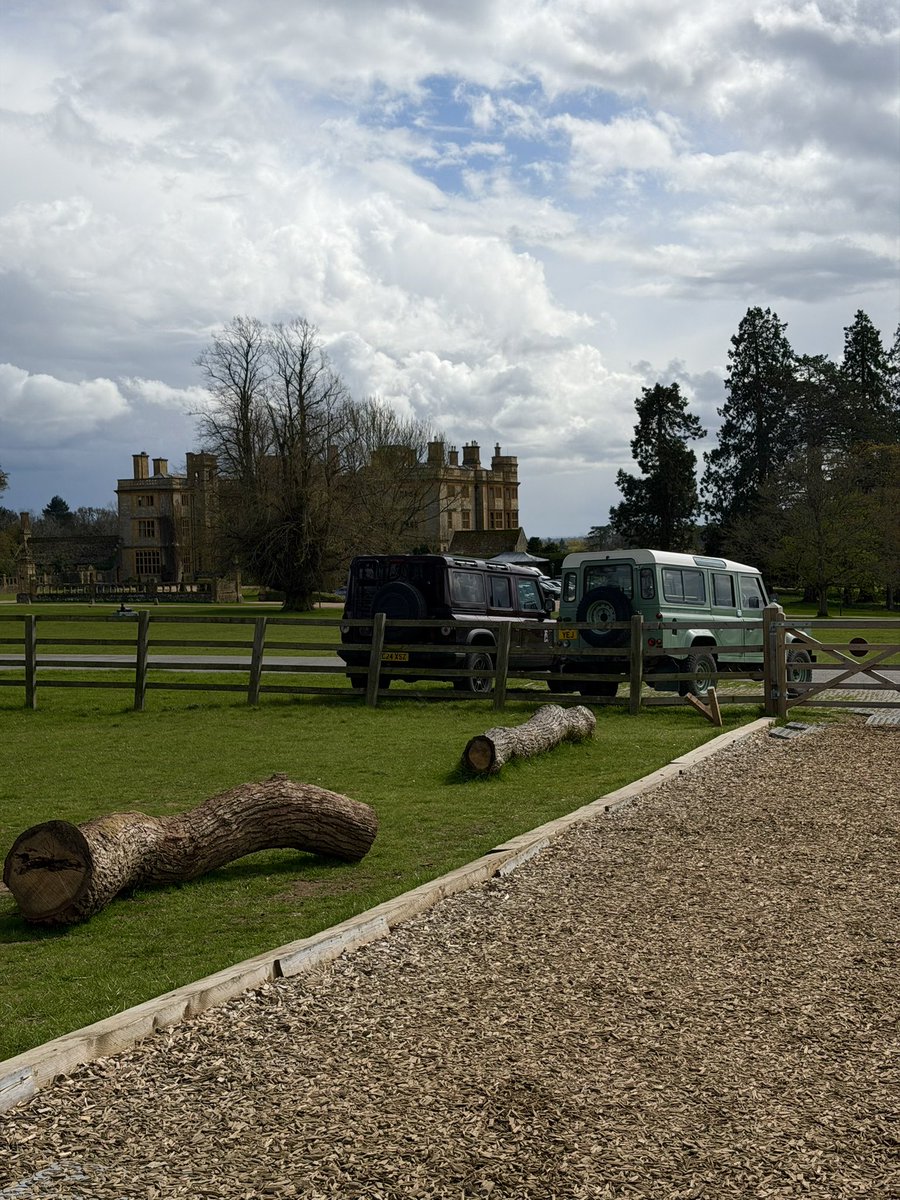 لبنى الخميس tweet media