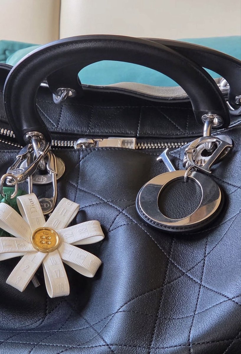 jo⁷ 🦋 is seeing bts tweet media