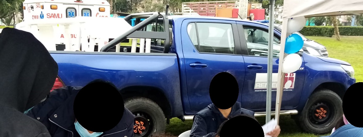 Esta es la camioneta donde yo -según doña Katiuska- debía transportar refrigeradoras, copiadoras multifuncionales, armarios, escritorios SOLO Y SIN APOYO, con mi tremenda fuerza, en plena pandemia.