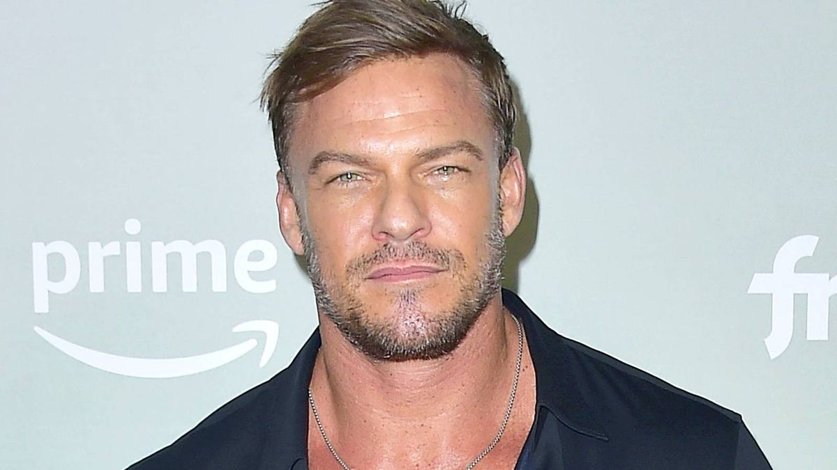 screenrant's tweet image. A cult-favorite series starring #AlanRitchson will soon no longer be available on #Netflix. Per What's On Netflix, Blue Mountain State is officially leaving on May 2. 🍿

Read More: bit.ly/4tShGyR