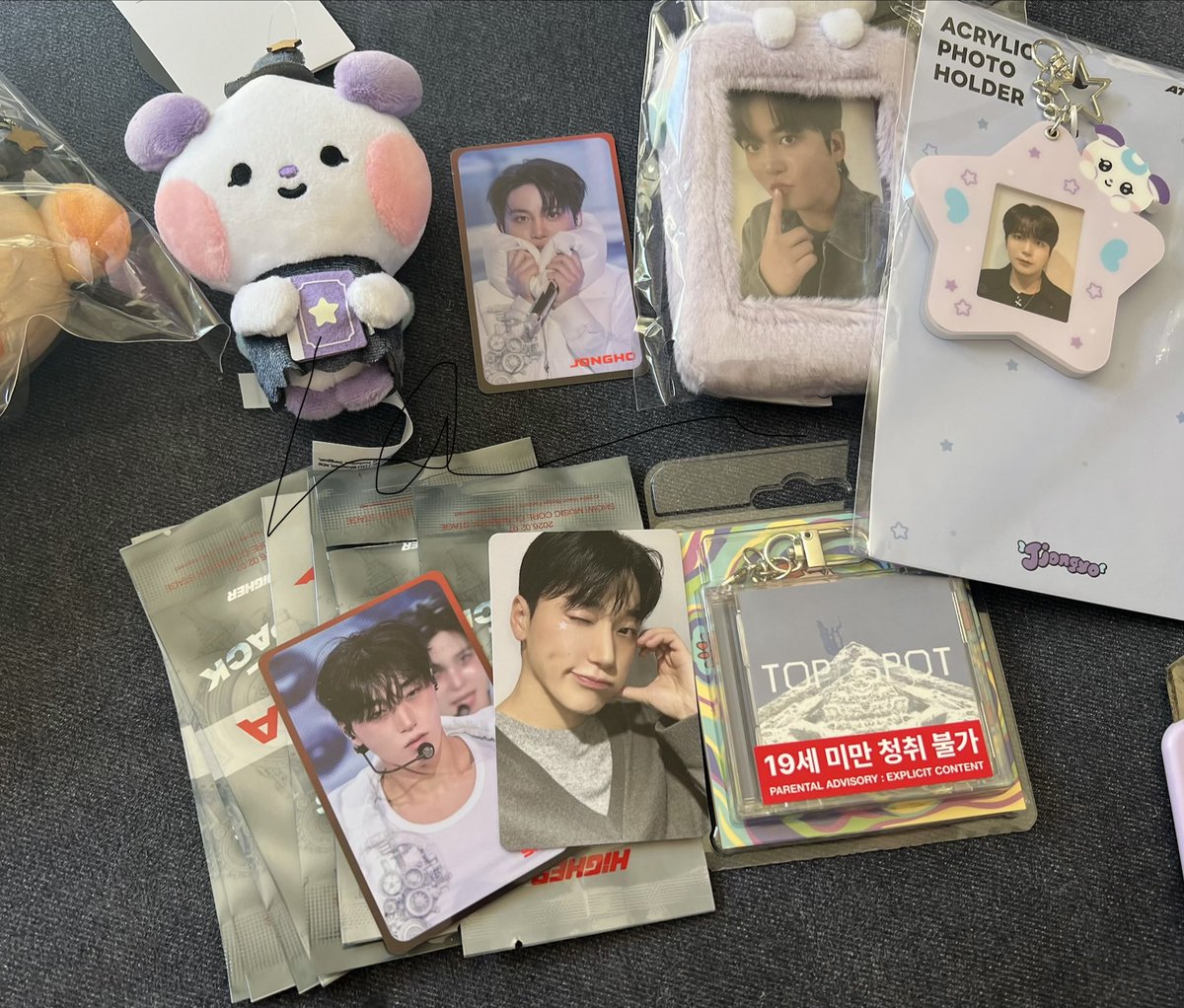 THE FUTURE SOUNDS LIKE ATEEZ 🎭 tweet media