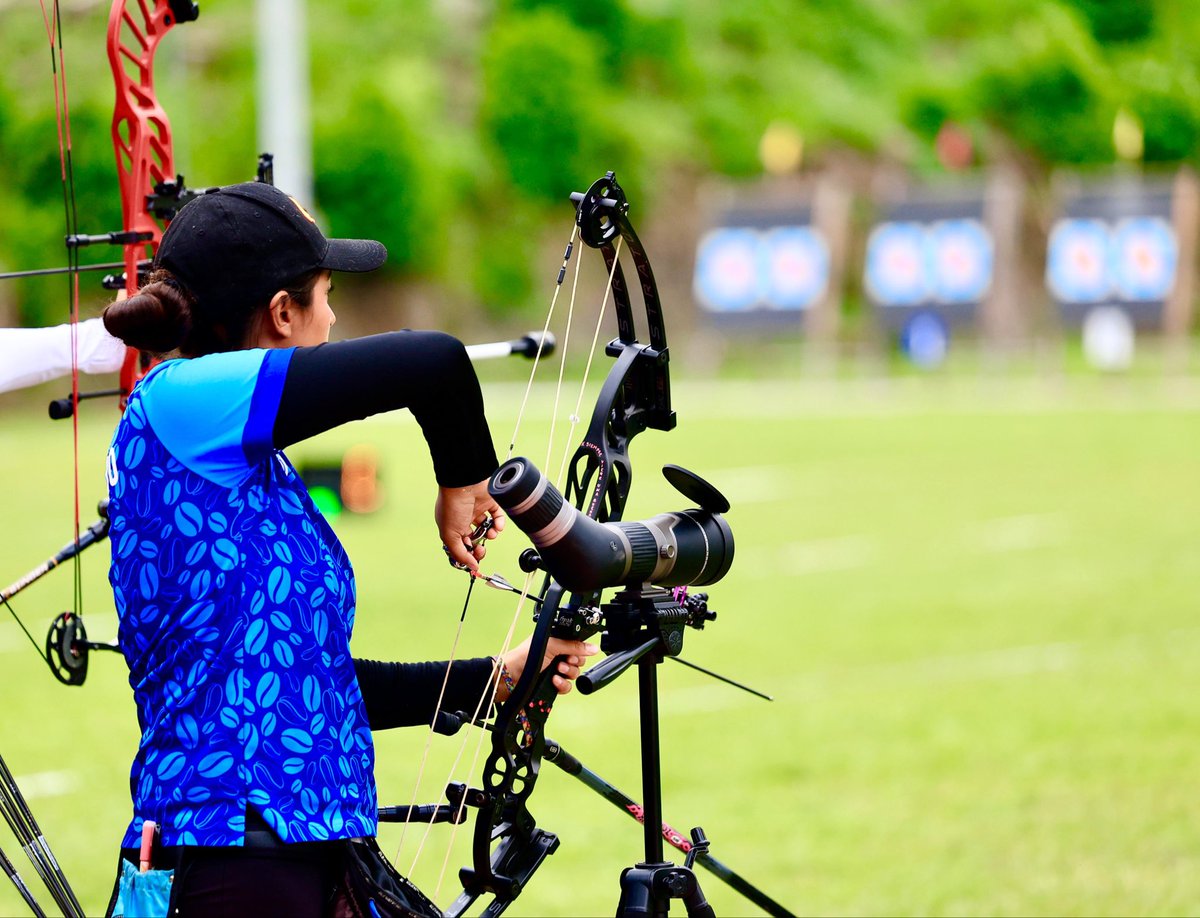 indeselsalvador's tweet image. #TiroConArco 🏹| Óscar Ticas, de arco recurvo, disputará la final ante Andrés Aguilar, de Chile, en el Grand Prix de las Américas que se desarrolla en el Polígono de Tiro con Arco del Complejo Deportivo de Ciudad Merliot. 

Mientras tanto, en arco compuesto, Roberto Hernández