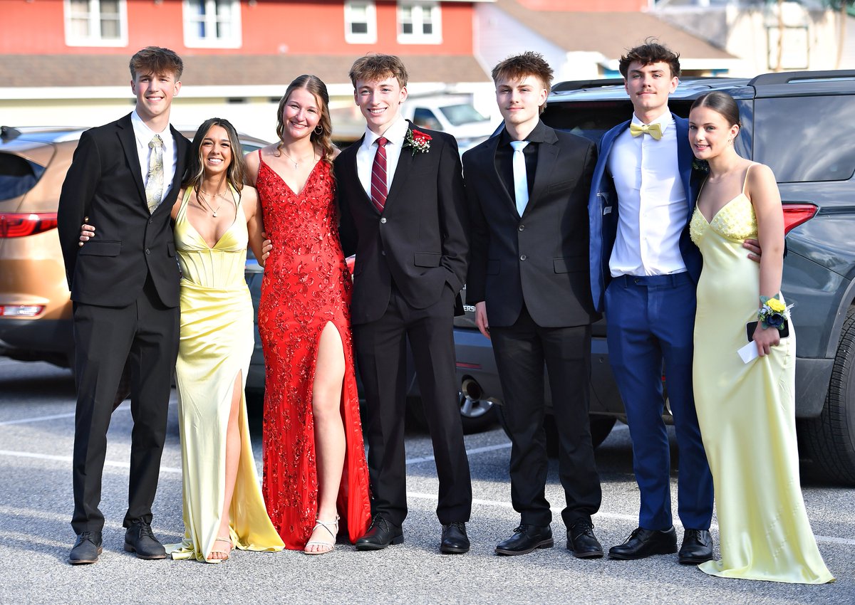 Dawn J. Sagert tweet media