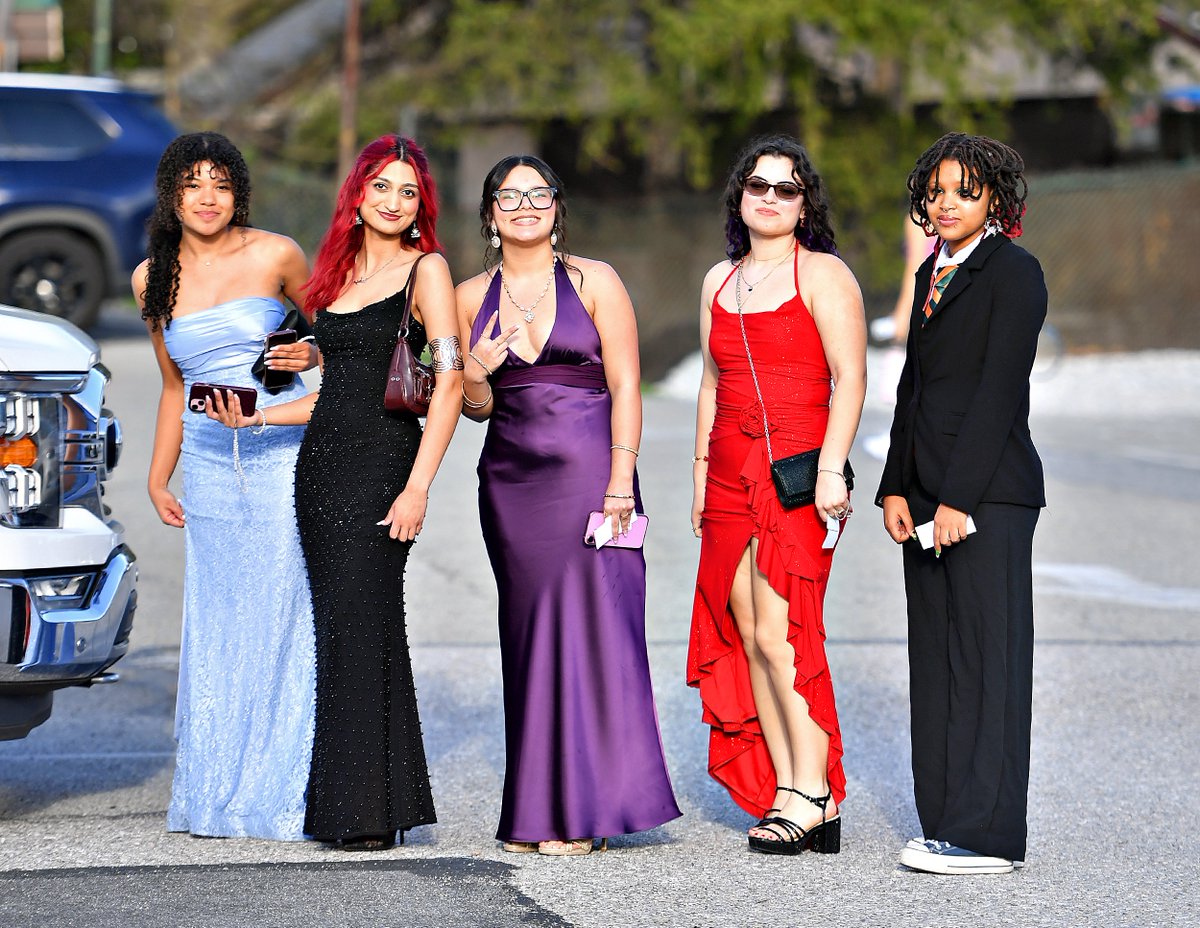 Dawn J. Sagert tweet media