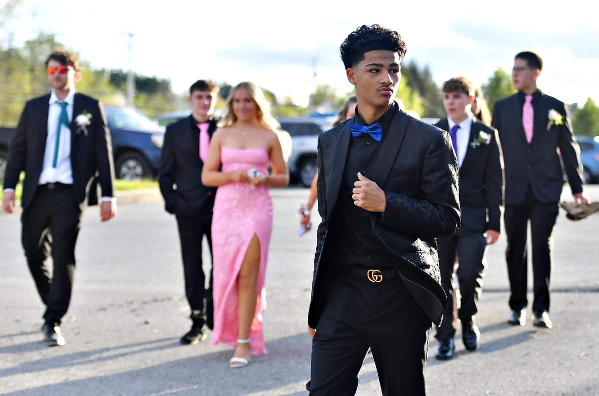 Dawn J. Sagert tweet media