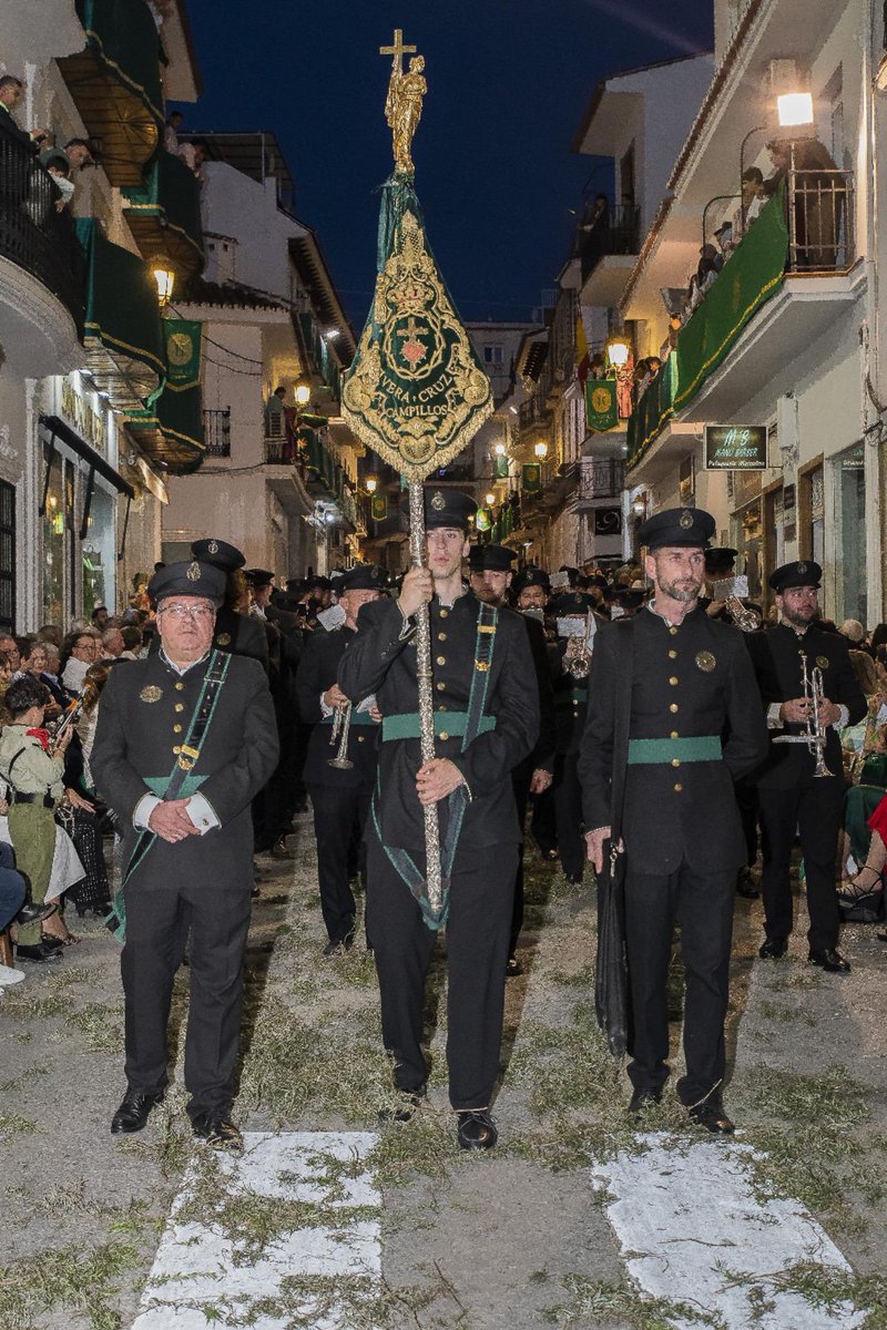 𝐁𝐀𝐍𝐃𝐀𝐒 𝐃𝐈́𝐀 𝟑

25 años siendo la música de nuestro señor, llevándola por bandera, ¡en vuestra casa estáis! <a href="/AmVeracruzCamp/">La Vera Cruz de Campillos</a> 

Compañeros y hermanos de <a href="/bctpasoespe/">La Esperanza</a> nos volvemos a ver un año más, siendo ya 16 años!

#lapepa1980 #santaveracruz #cofradiasmlg