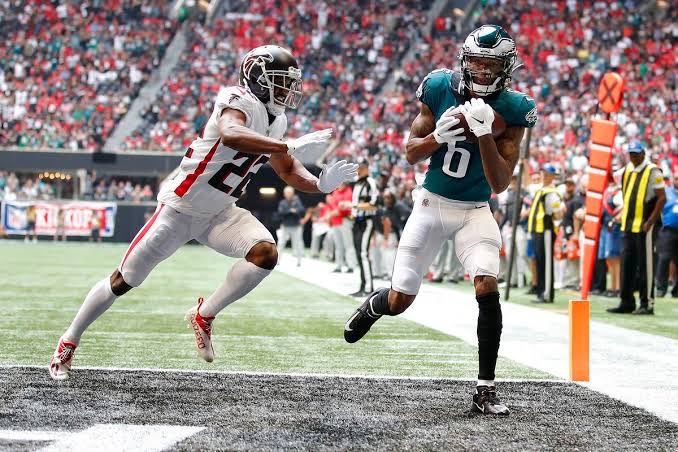 ____ShyGuy's tweet photo. @StgImYourMom @darealconman Exactly, Philly for example looks much better with white socks over black https://t.co/ZndT11SrKu