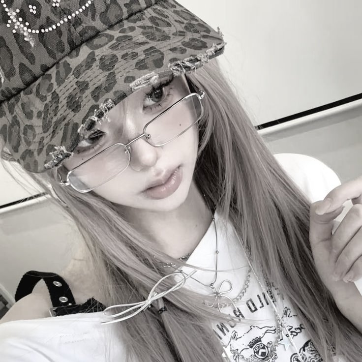 Angheline. tweet media