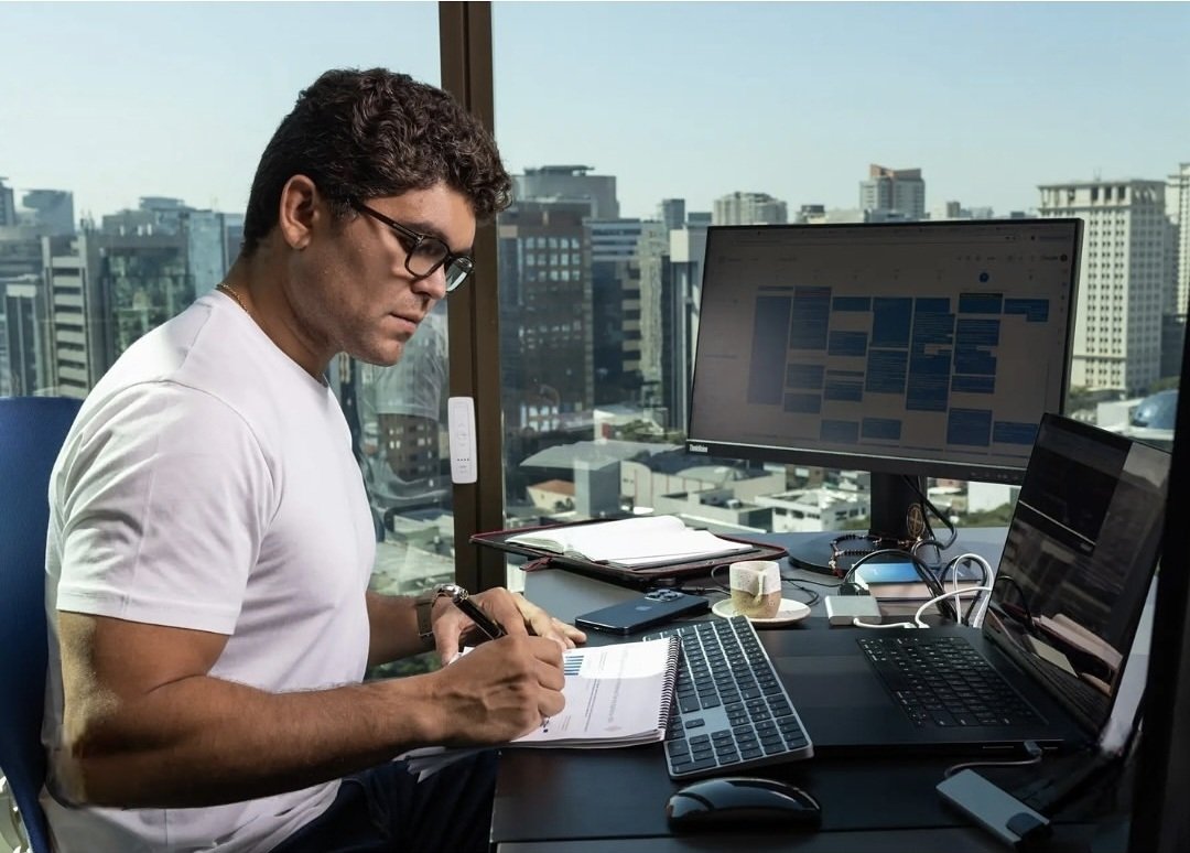 Tallis Gomes tweet media