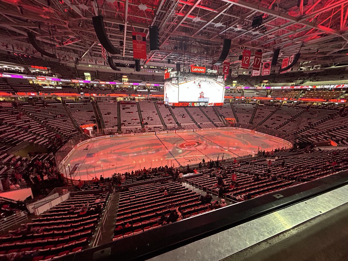 devane_matt's tweet photo. Calm before the storm @Canes https://t.co/5AvwXIUuKo