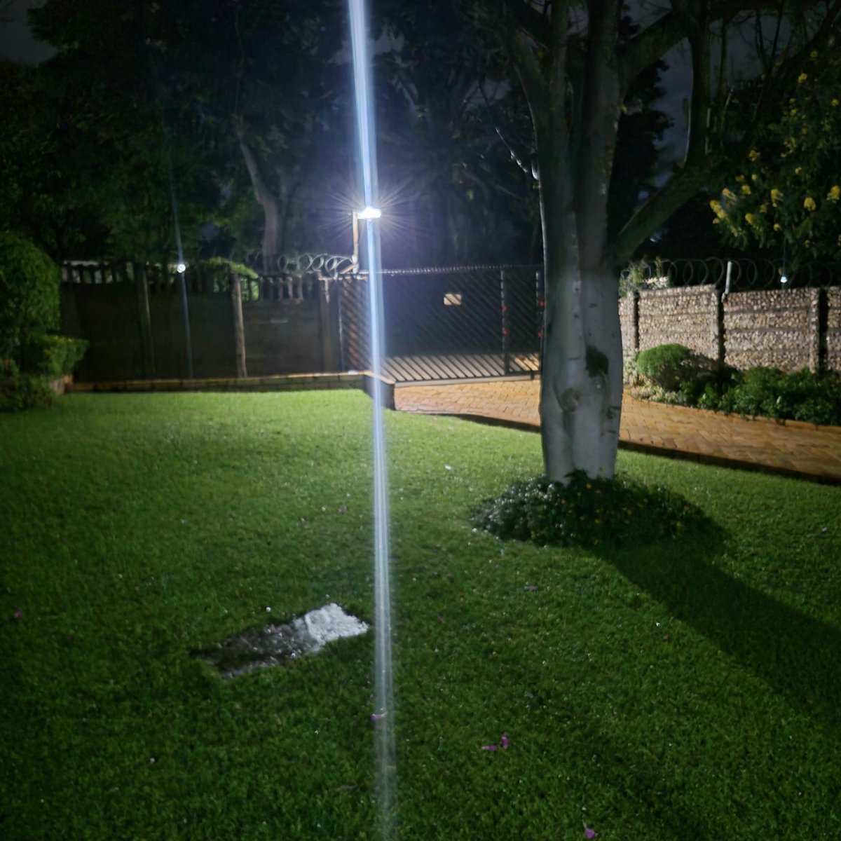 KingJayZim's tweet image. Morningside @CityofBulawayo #Zimbabwe  

This one is for my Zesa UK connekies.  We don't live in mud huts here 😅

#TheKingIsAround