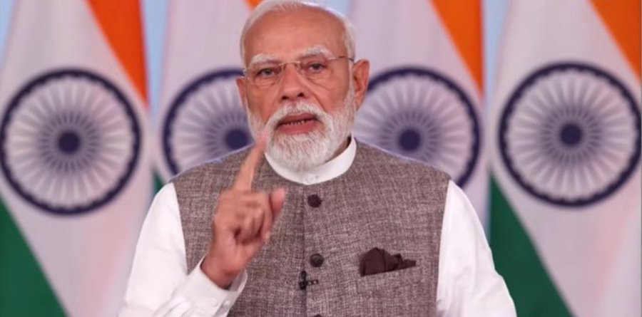 ibinsightspulse's tweet image. 🚨 PM MODI’S ADDRESS 🇮🇳

Narendra Modi says Congress has consistently opposed women’s reservation, alleging it created obstacles and gave repeated excuses.

Claims the party questioned data and used arguments to mislead the country on the issue.

#iBluuInsightsPulse #PMModi #INC