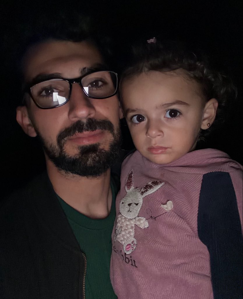 Mo7ammed_jawad6's tweet image. We are still alive here in Gaza 🥹🇵🇸