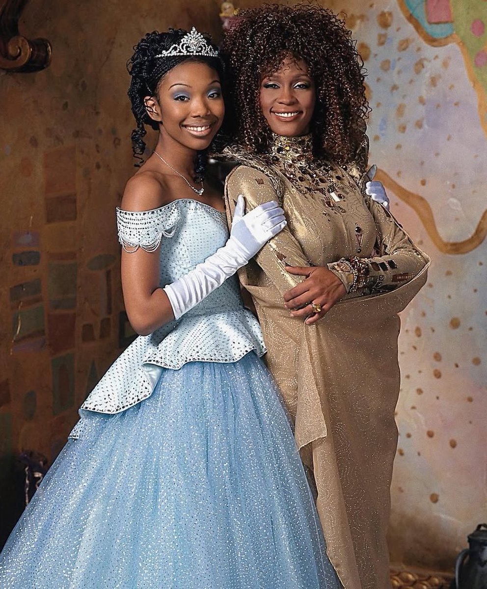 zkdculture's tweet photo. brandy &amp; whitney houston, 1997 https://t.co/jzWjGw3Lxo