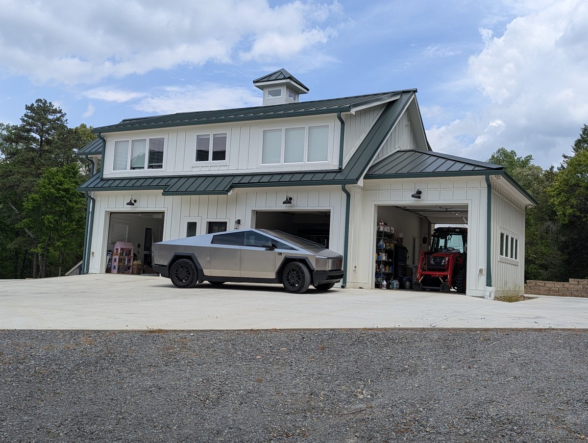 CybertruckFamily tweet media