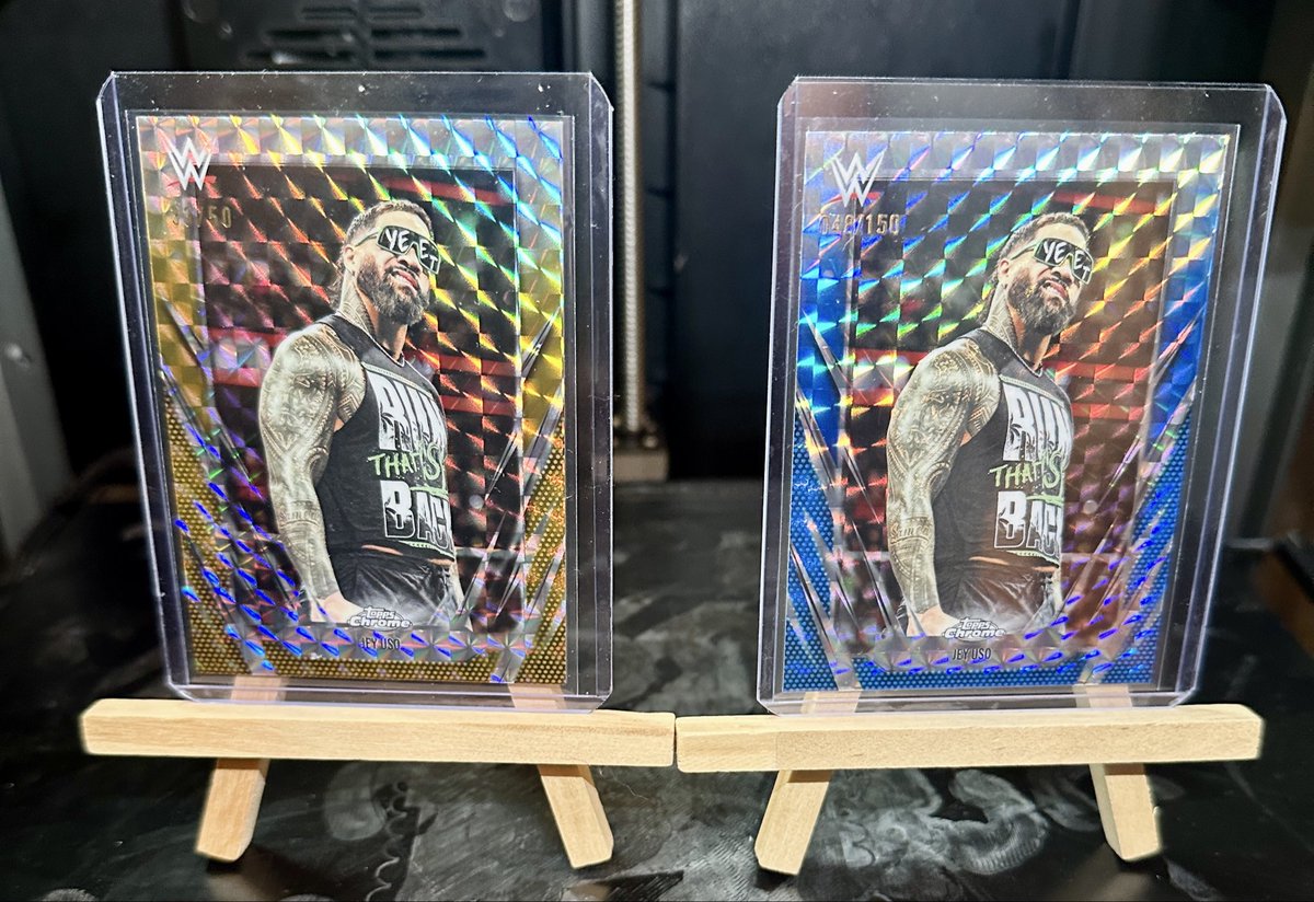 ArcadeCouple's tweet photo. Jey Uso blue refractor /150 and gold refractor /50. Take both for $60 shipped BMWT! https://t.co/BAmn5xkIc2