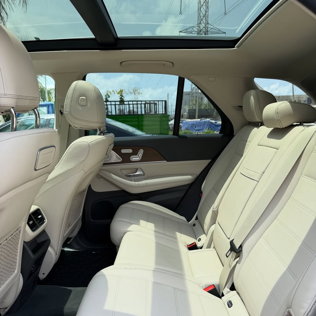 Verterex Properties 🏡 🚗 tweet media