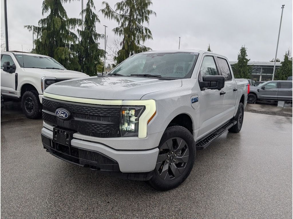 WestCoastFord's tweet image. Happy Earth Day, #MapleRidge! 🌍🌱 Ready to make the switch to #electric or #hybrid? 

We have an incredible selection of pre-owned #EVs and fuel-efficient #SUVs waiting for you. 

Browse our current inventory here: 🔗 westcoastford.com/vehicles/used/…