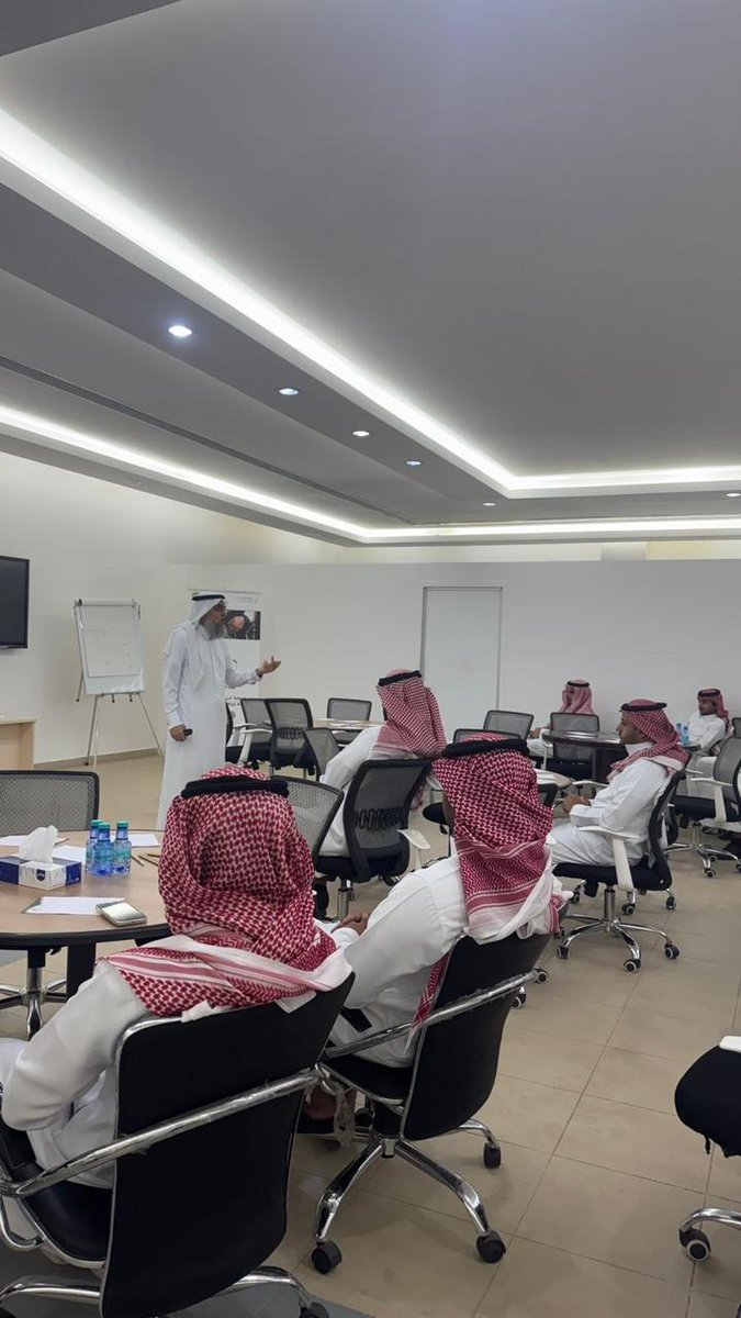 alsultanaward's tweet photo. اليوم الثالث للدورة التدريبية الثالثة عشر
 للمقبلين على الزواج والمتزوجين حديثا
 (ميثاق) 
بمقر مركز ابراهيم السلطان الثقافي .
 بحضور الدكتور خالد محمد اللزام
 والأستاذة منيرة العريني . #مركز_ابراهيم_السلطان_الثقافي #تمير https://t.co/rgq8cW8GoY